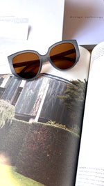 Cargar imagen en el visor de la galería, HALIFAX Sunglasses
